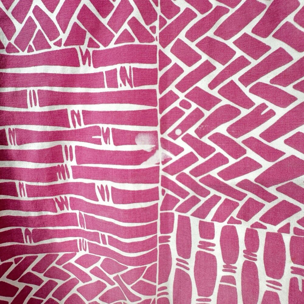 Lilly Pulitzer Resort Fit Shorts Women's 4 Pink Geo Preppy **FLAWS**READ** - Picture 3 of 16